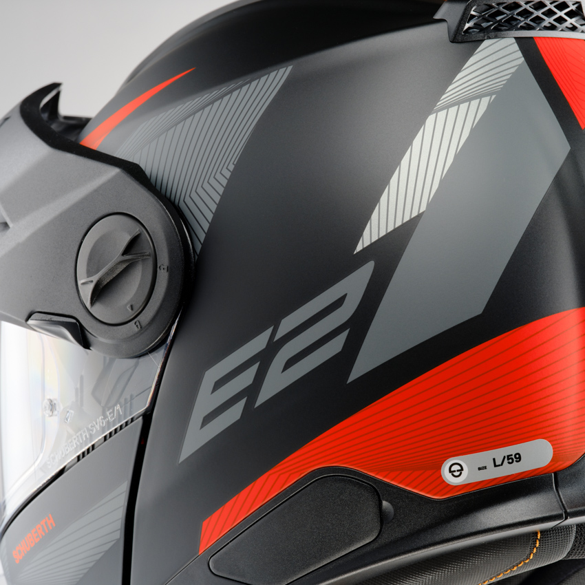 E2-Defender-Red-Detail-02_uid_6357ea4b84a9f