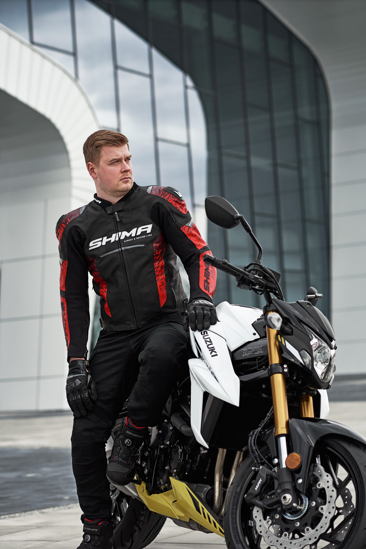 shima_str2_jacketgiro_black_pantsexovented_shoesxbreezeii_gloves