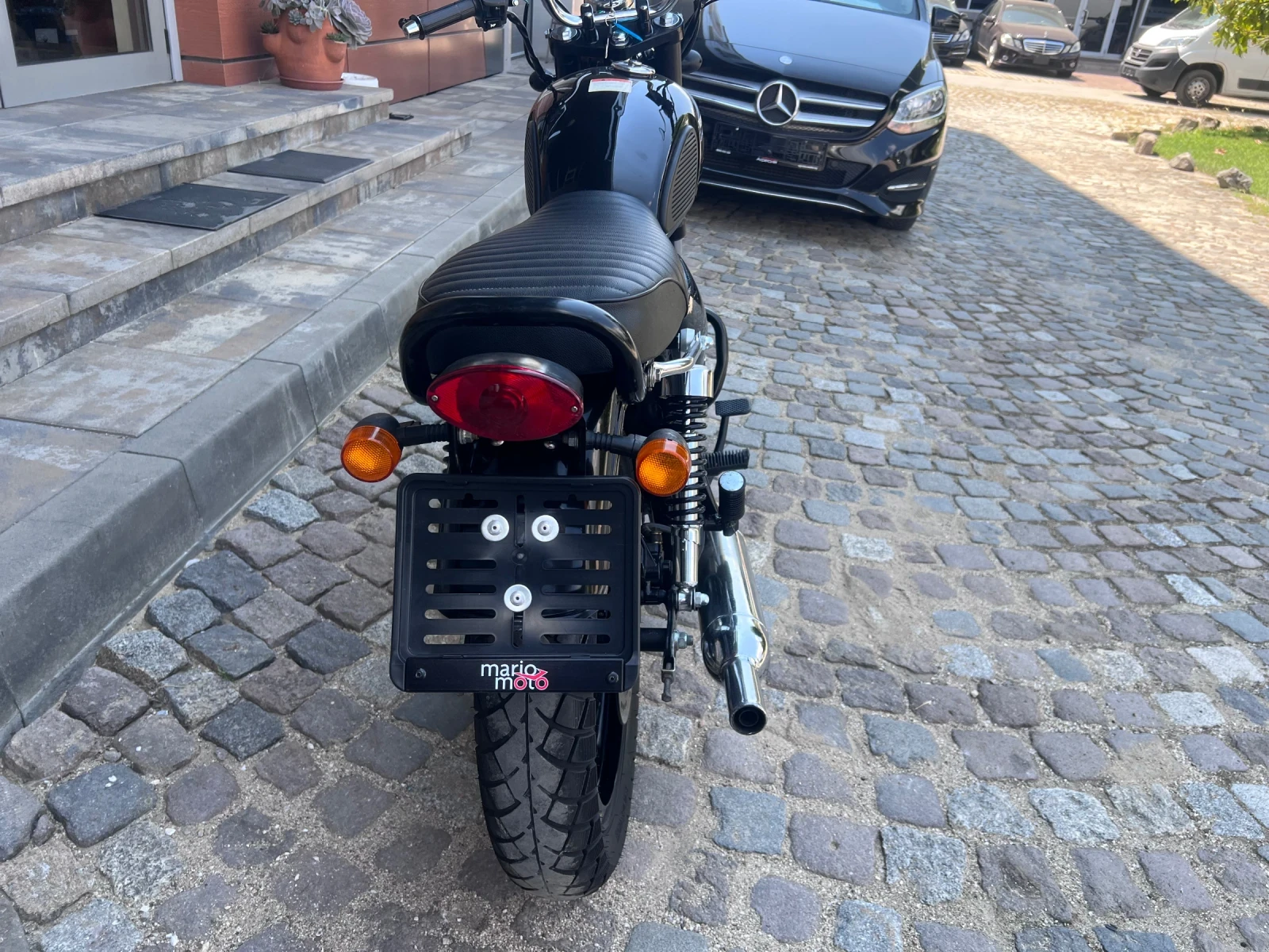 V8