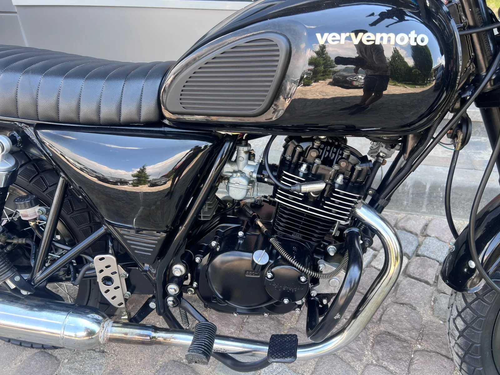 V9