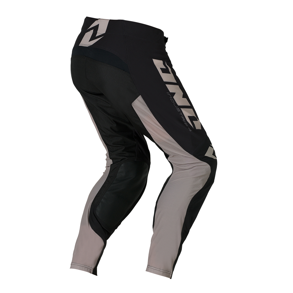 u111-10_back