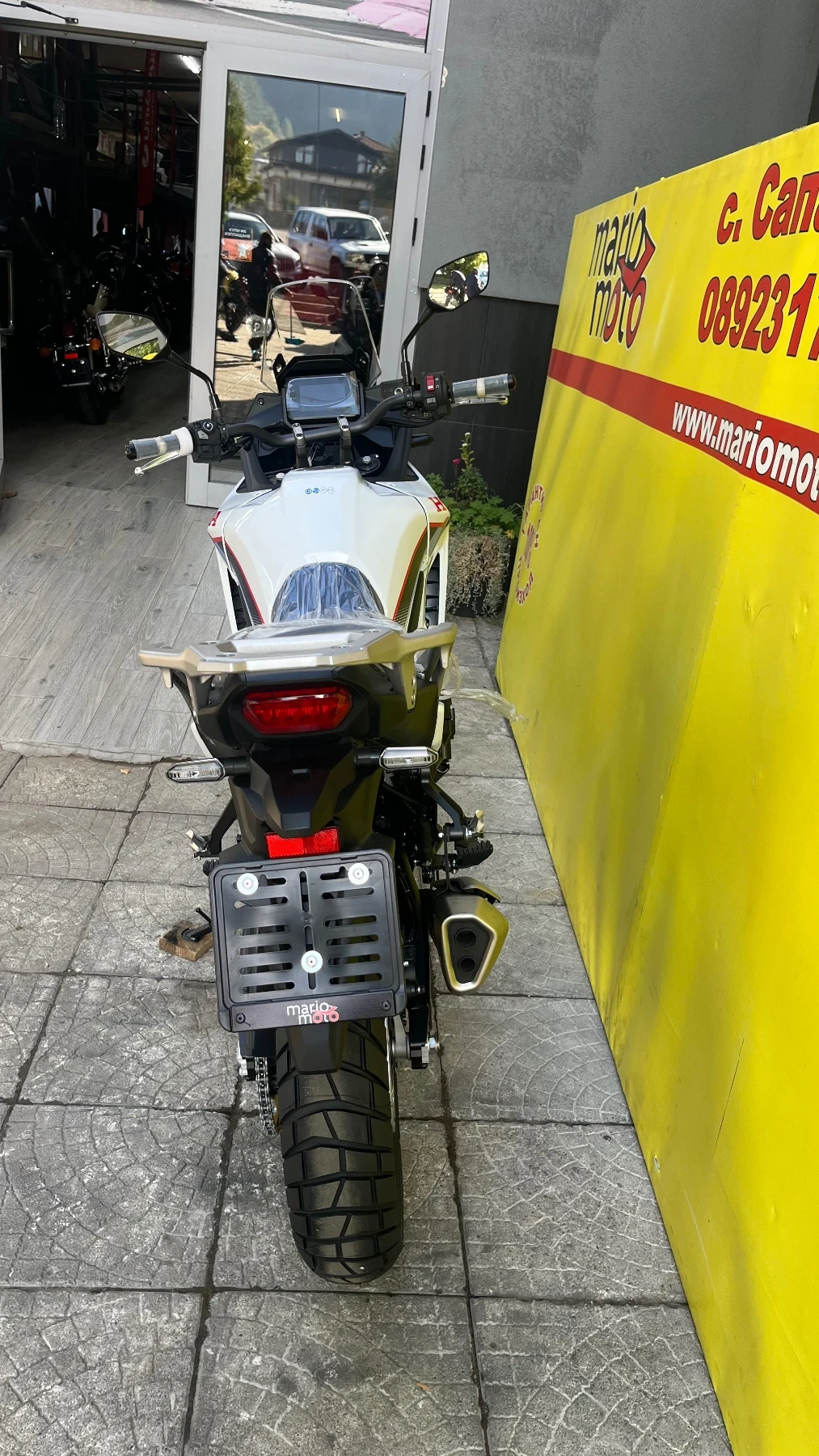 r10
