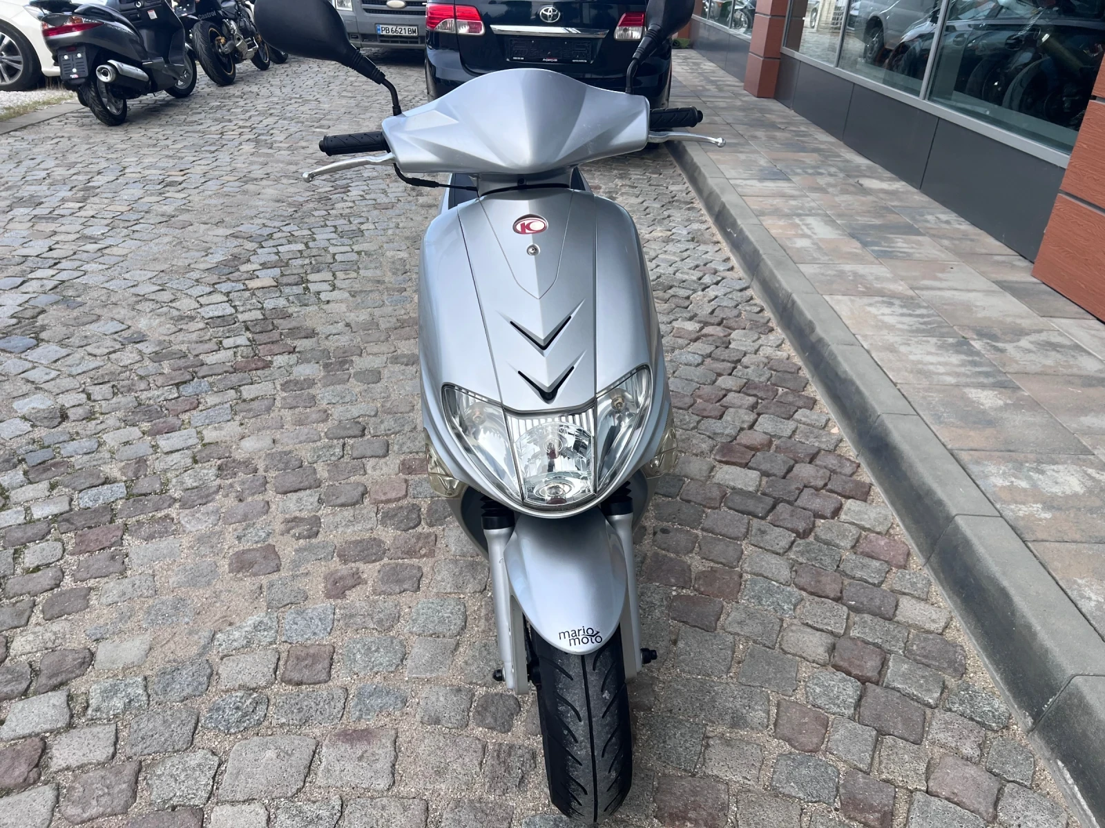 v9